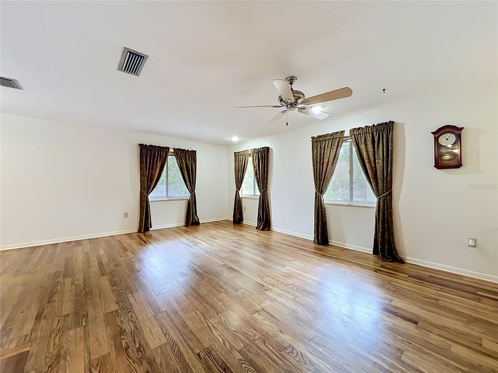 1511 Glastonberry Road