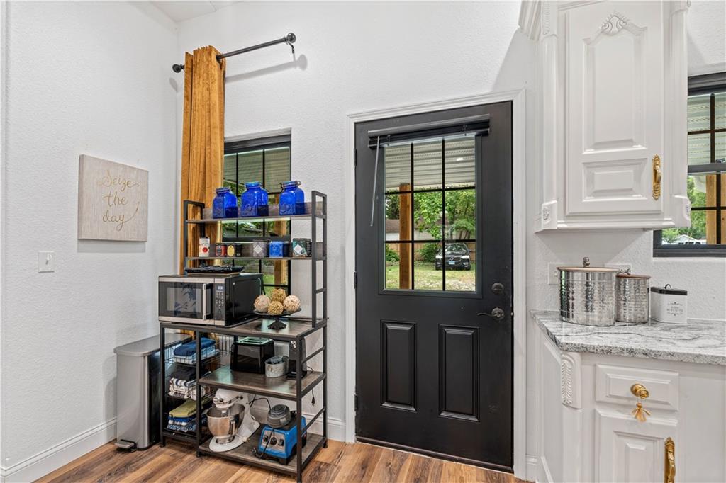 427 W Walnut Street