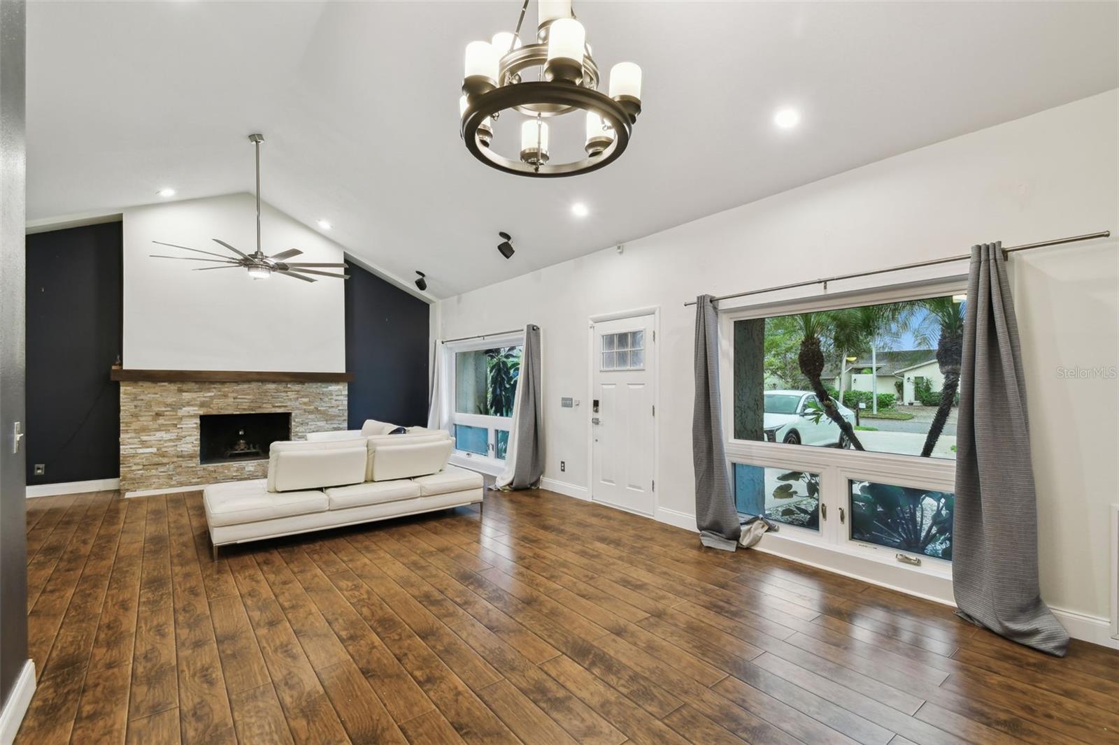 6109 Schooner Way