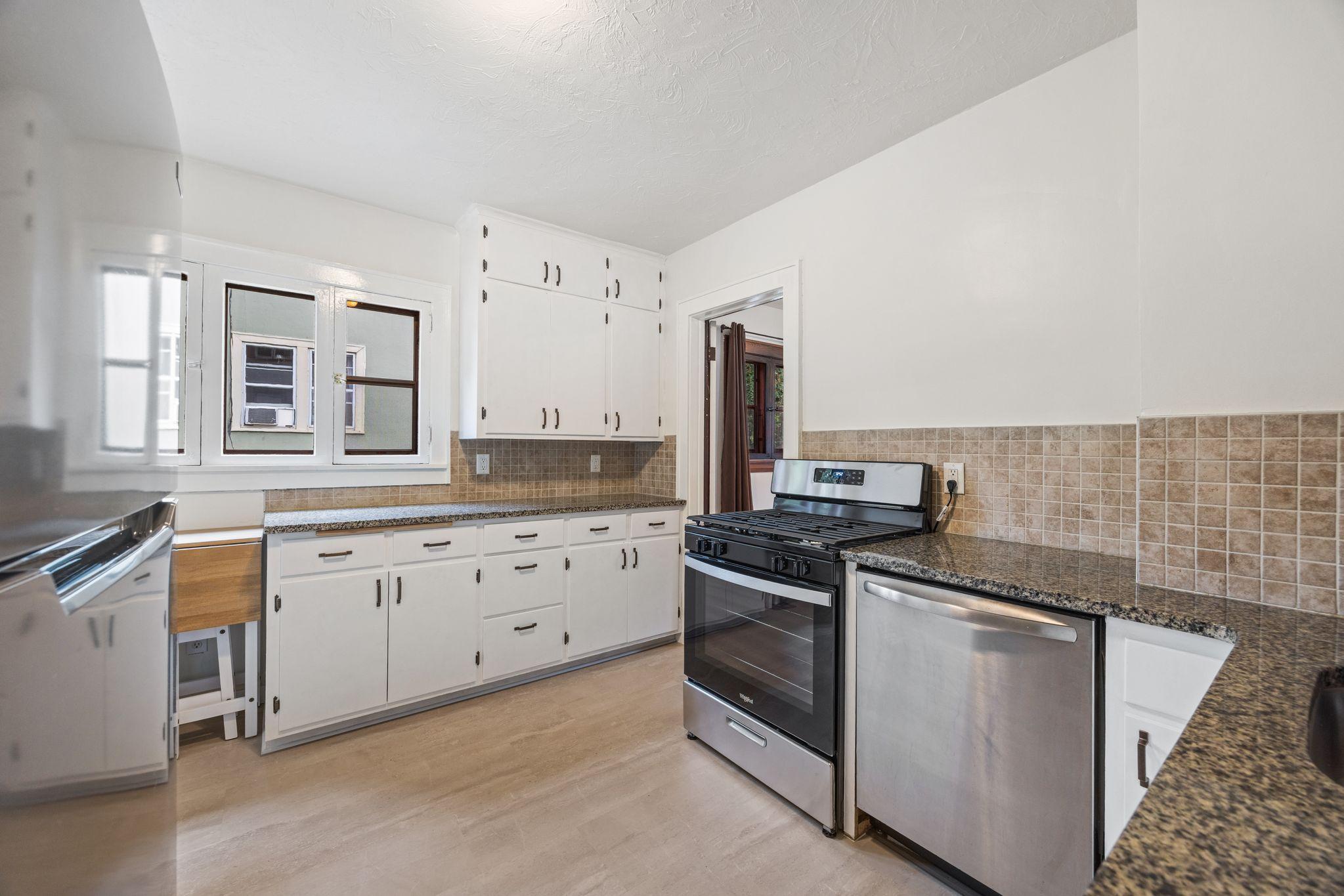 210 Warwick Street SE