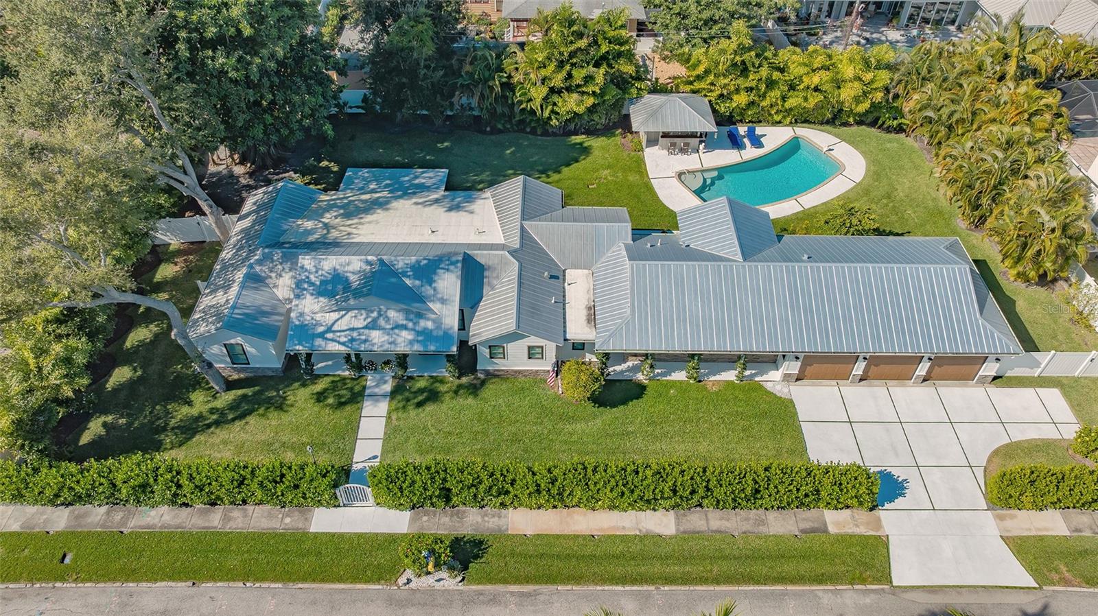 3606 Palonia Court, Sarasota, FL
