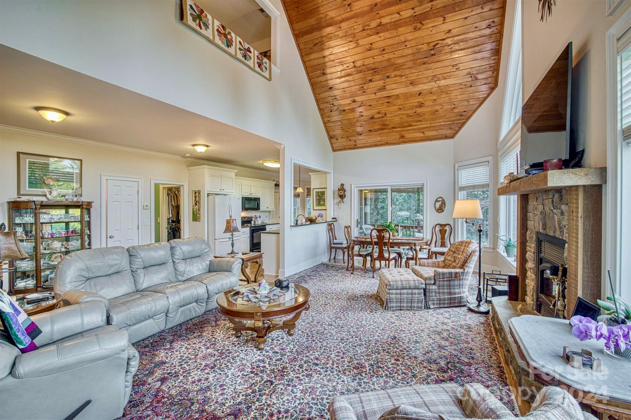 5219 Sunset Creek Lane