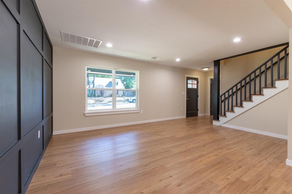 2000 Kerry Drive