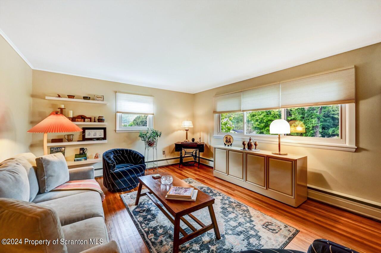 400 Montrose Avenue L113