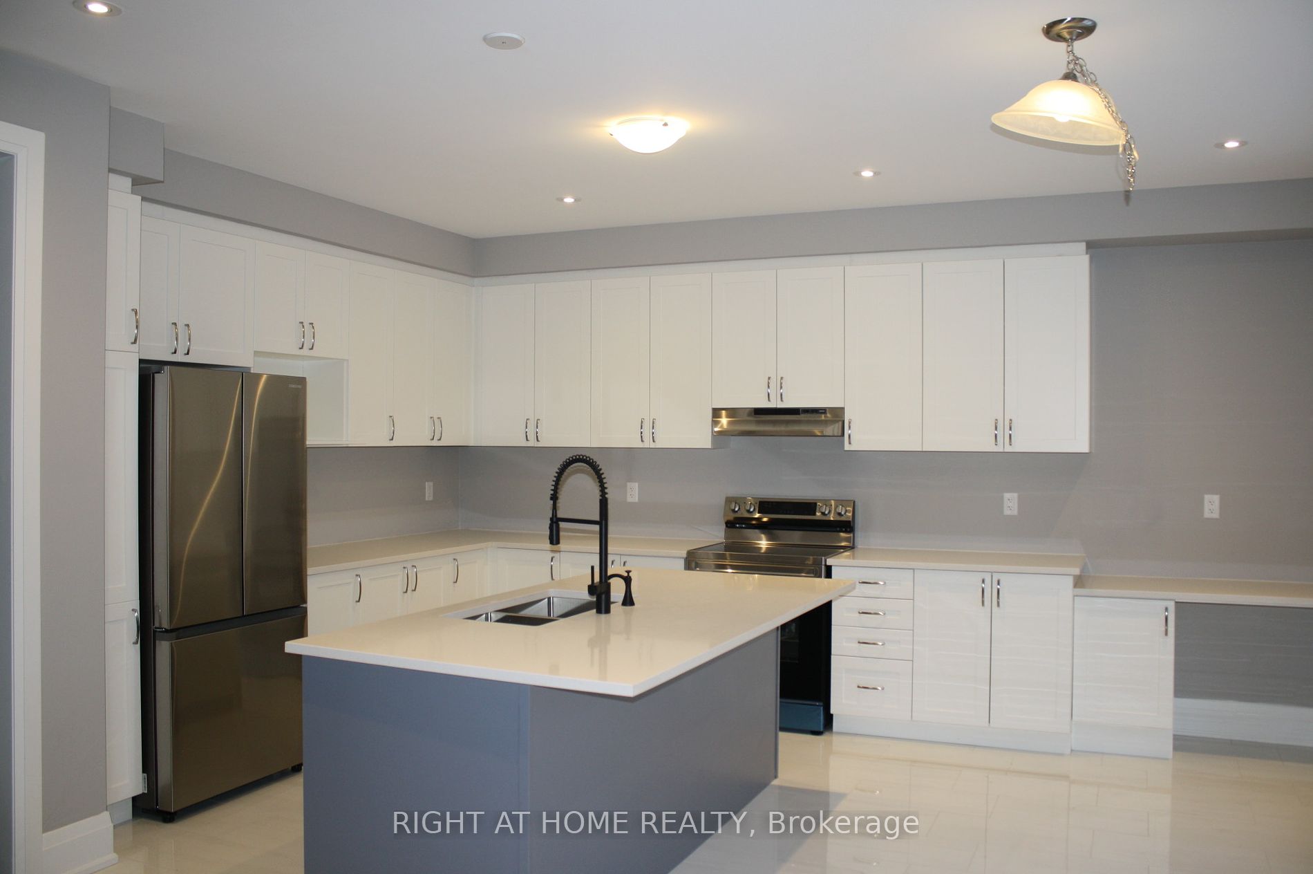 1470 Hawktail Path