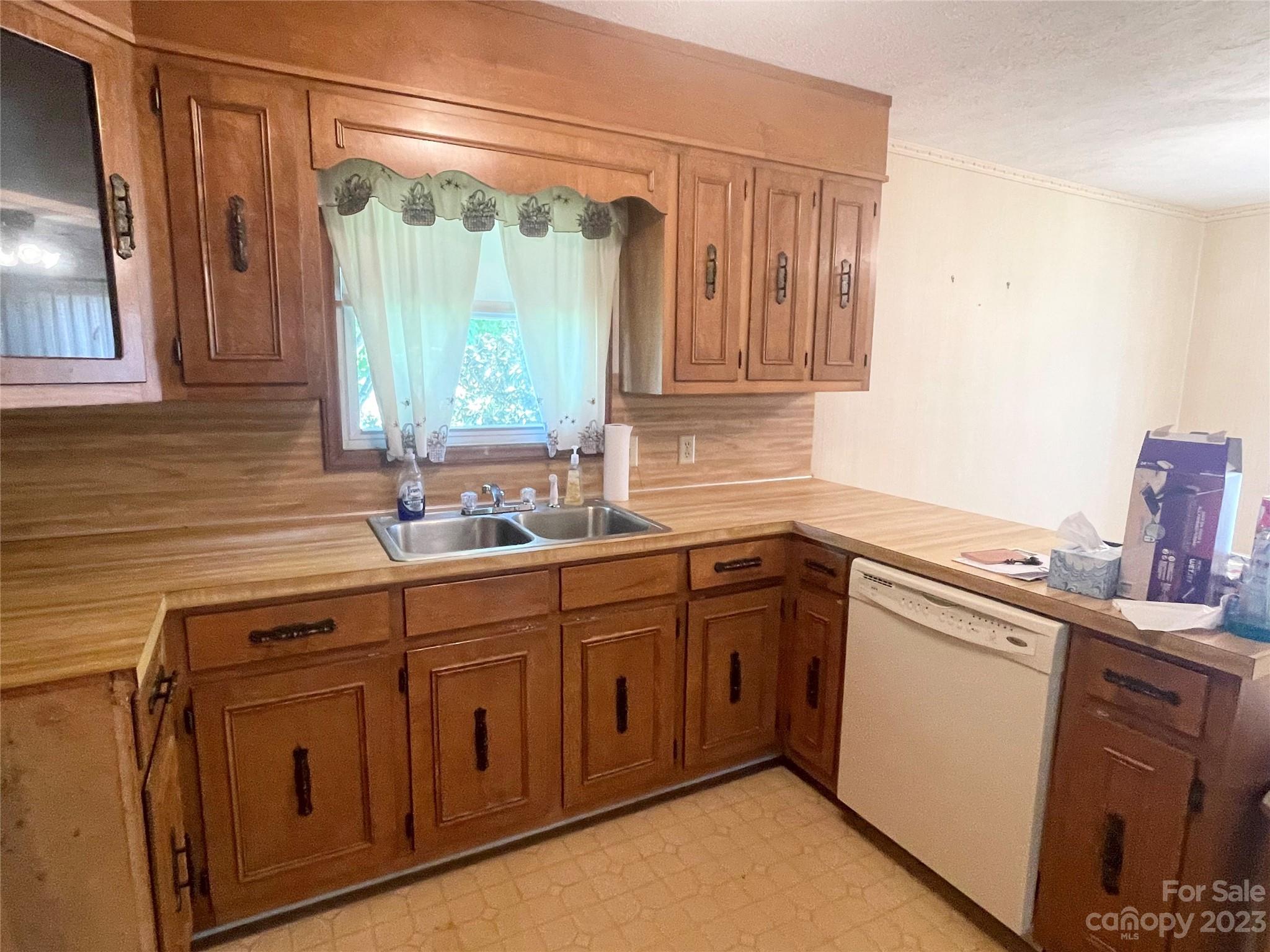 2541 Brentwood Circle