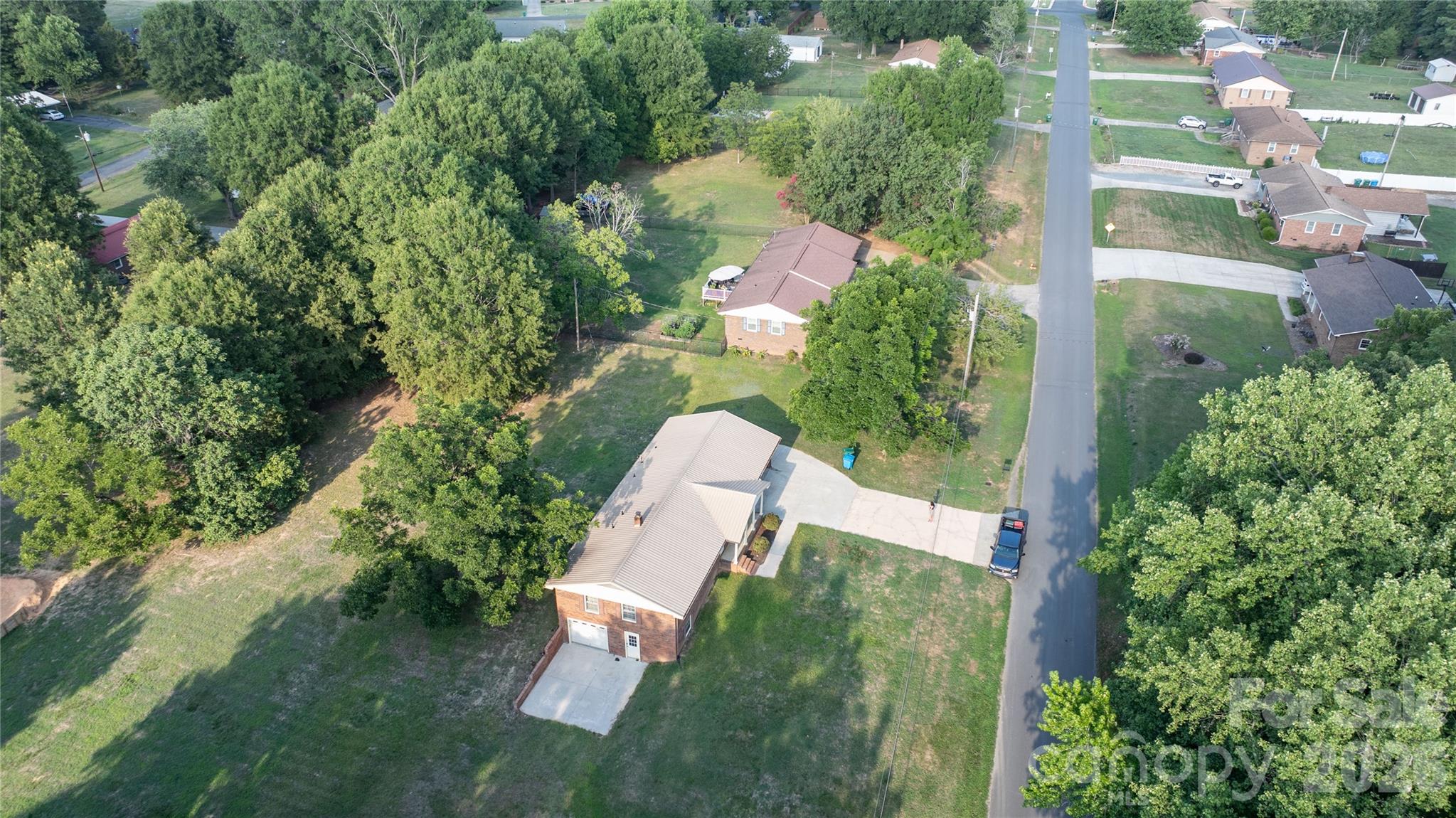 2209 Woodhurst Lane