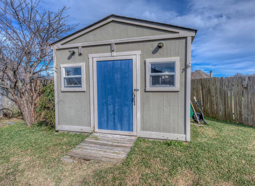 5861 Bluebonnett Drive