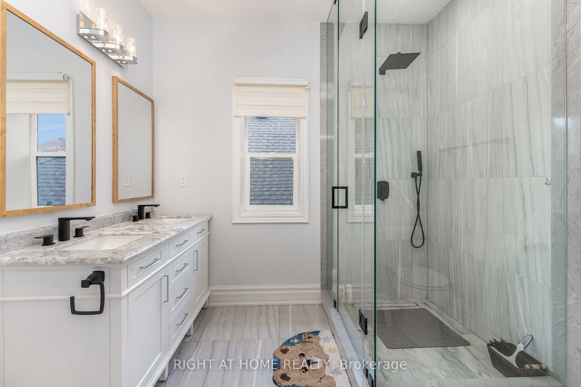 185 Cook's Mill Cres