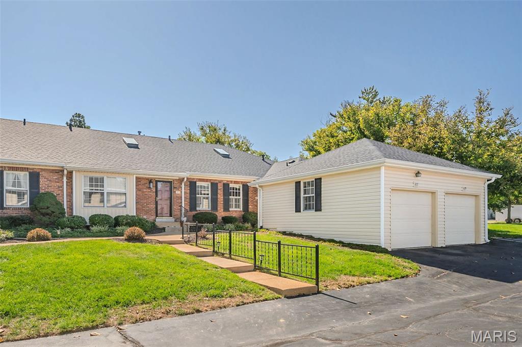 1077 Brooksgate Manor Drive