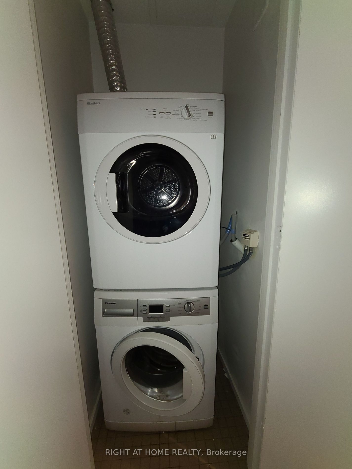 5 St. Joseph St 2106