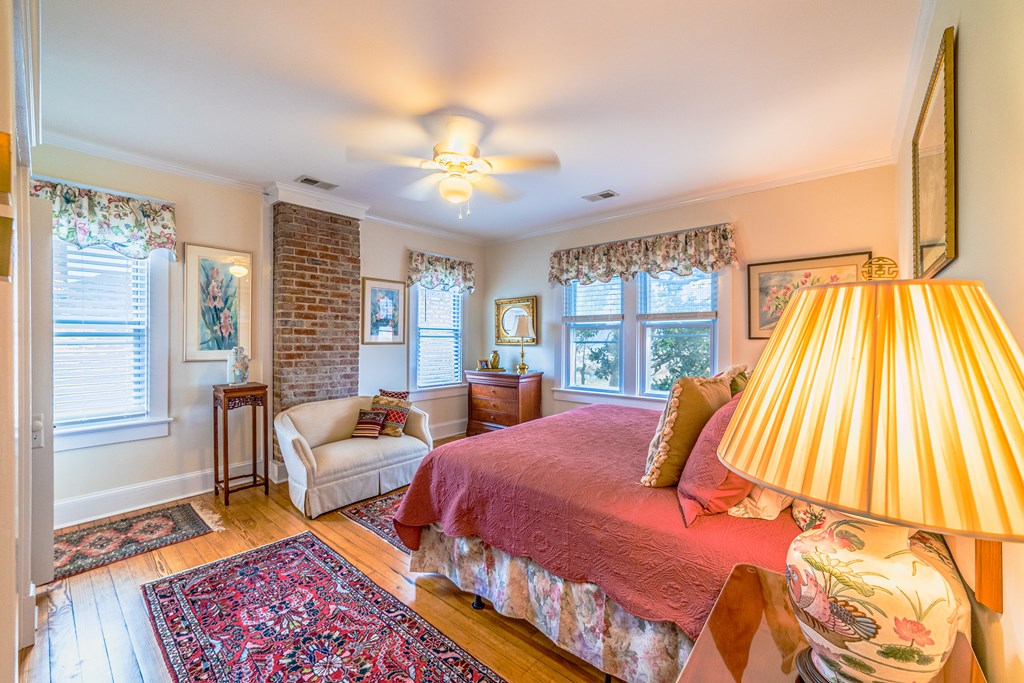 106 Bay Ave 15