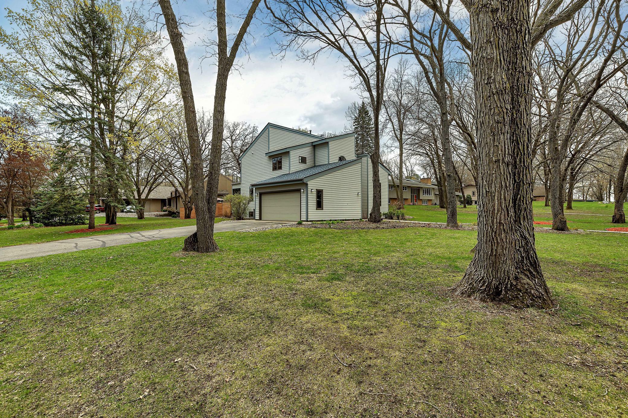2022 Hillcrest Drive