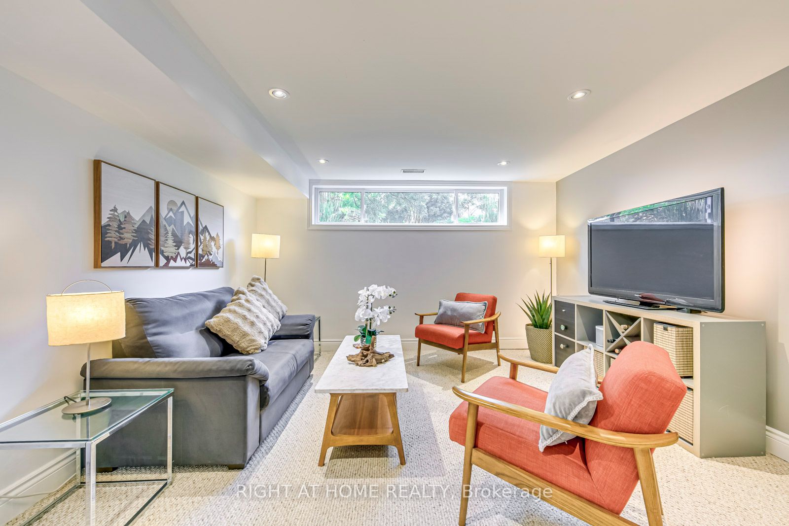1306 Napier Cres