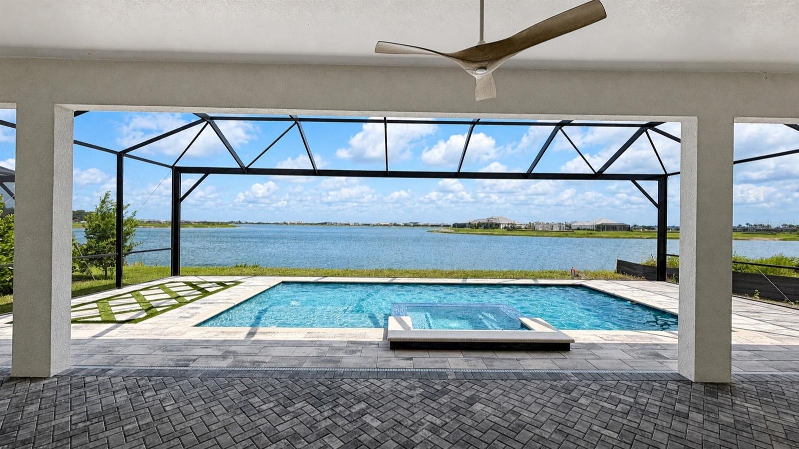 812 Blue Shell Loop, Sarasota, FL