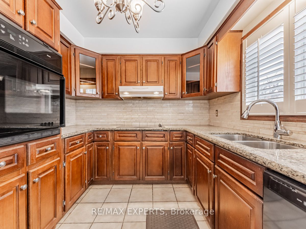 12 Arrowhead Dr