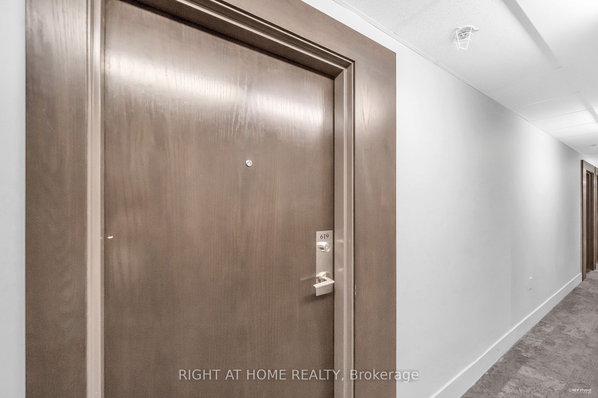36 Lisgar St 619W