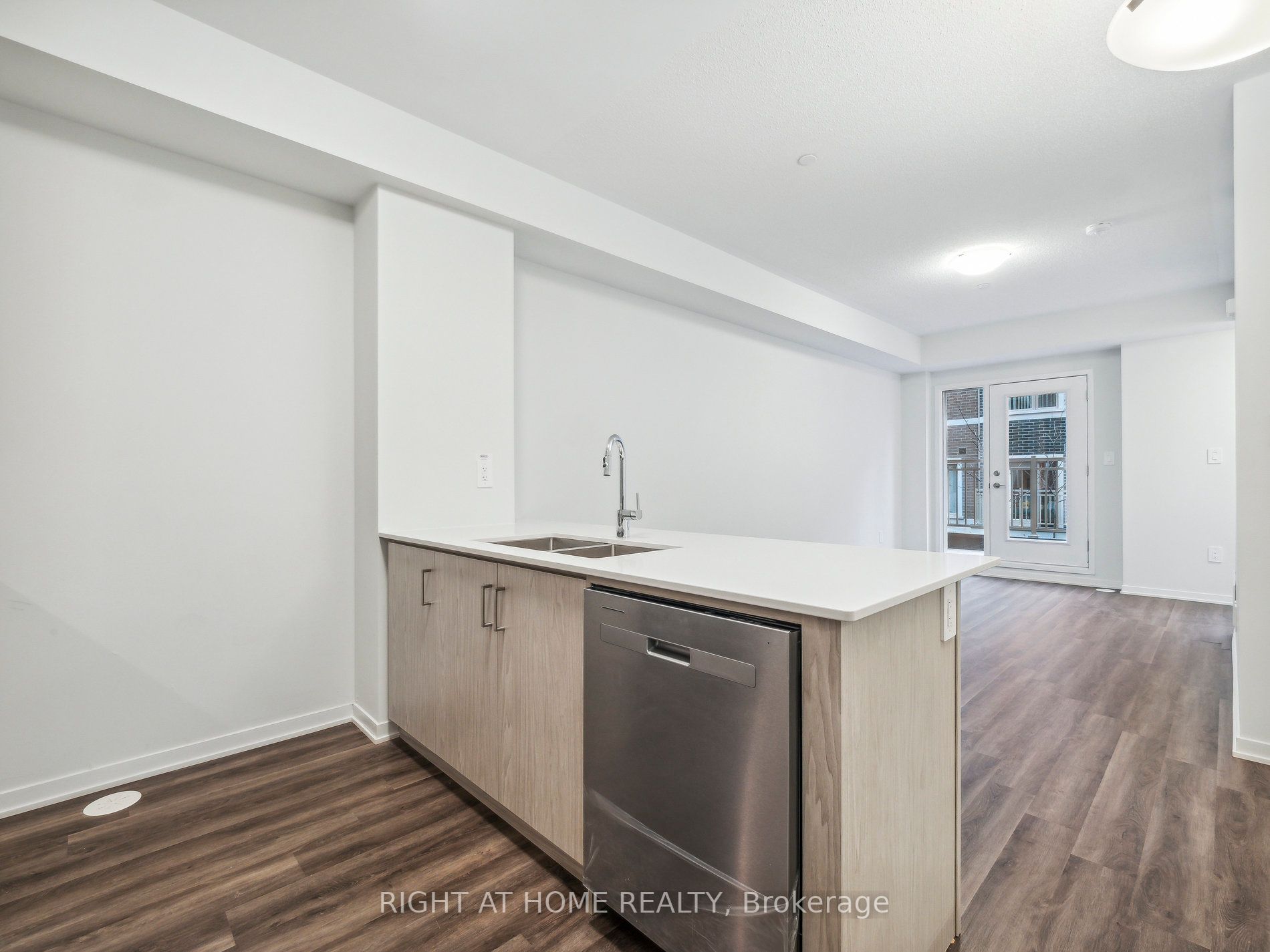39 Honeycrisp Cres 105