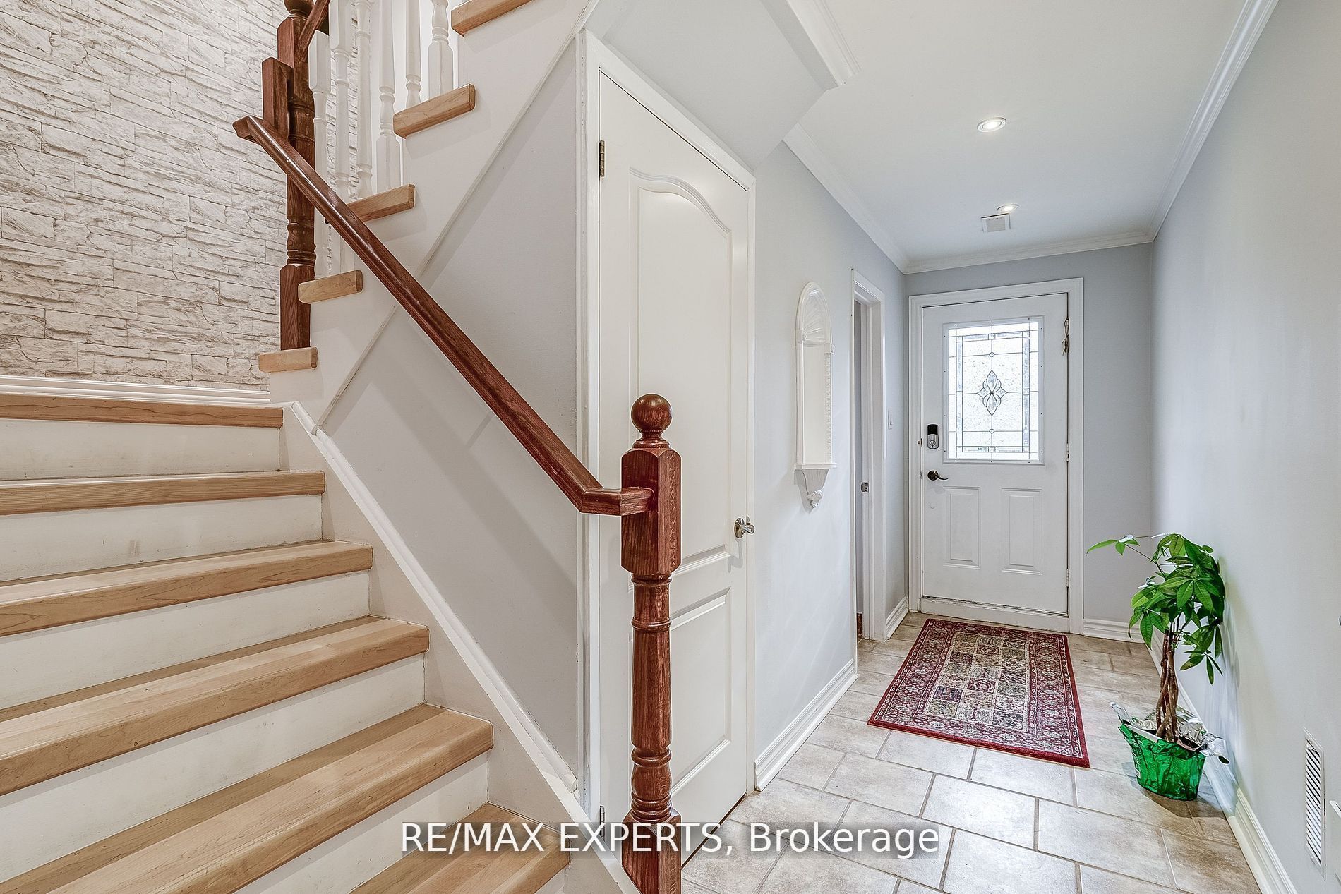 14 Poplar Cres