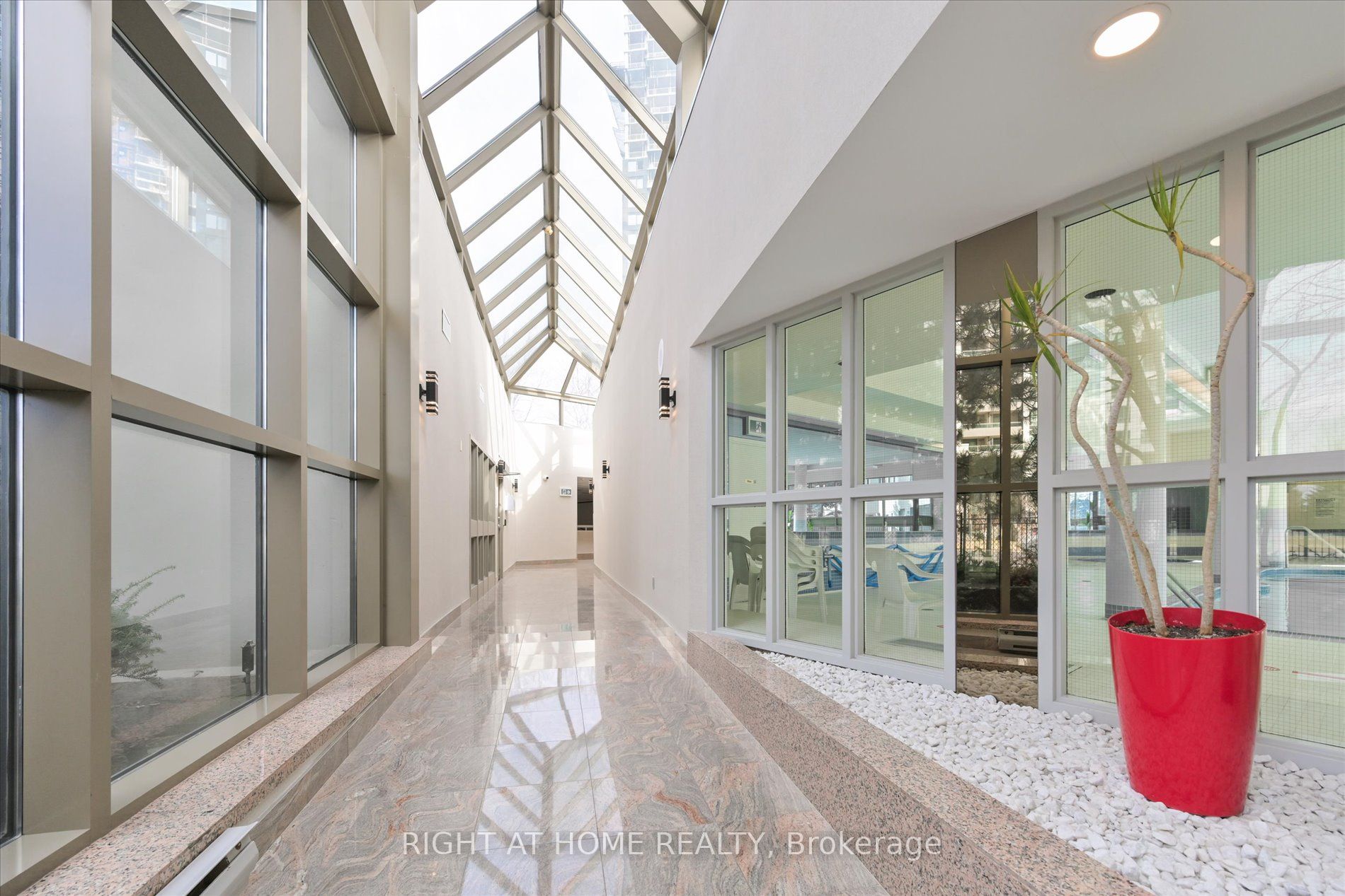 350 W Rathburn Rd 1107