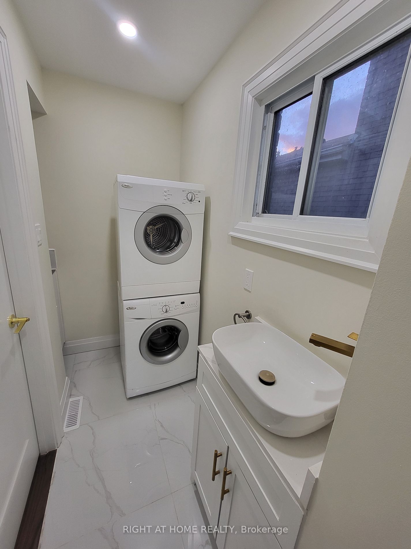 247 Hickling Tr