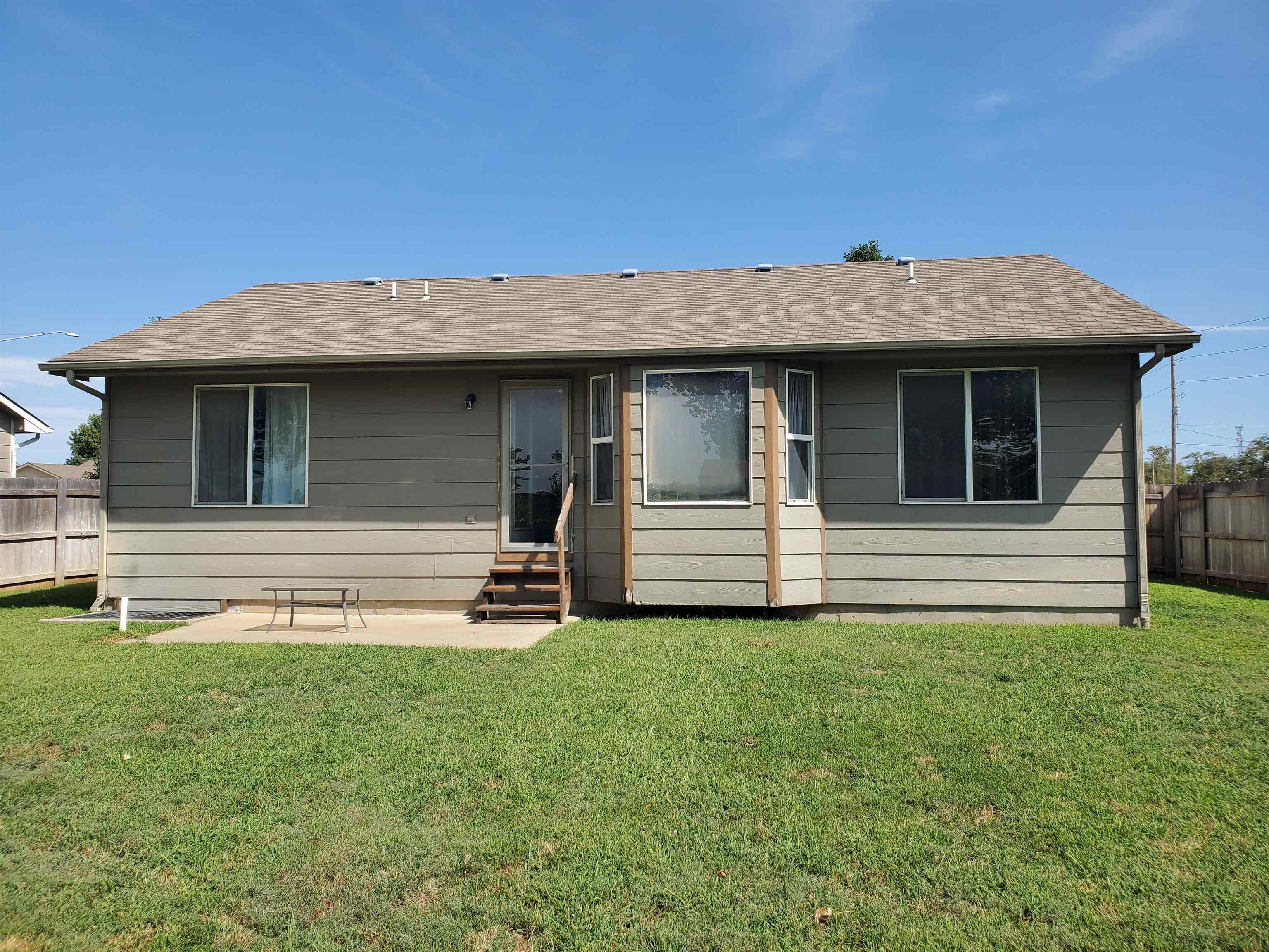 1435 E Berlin