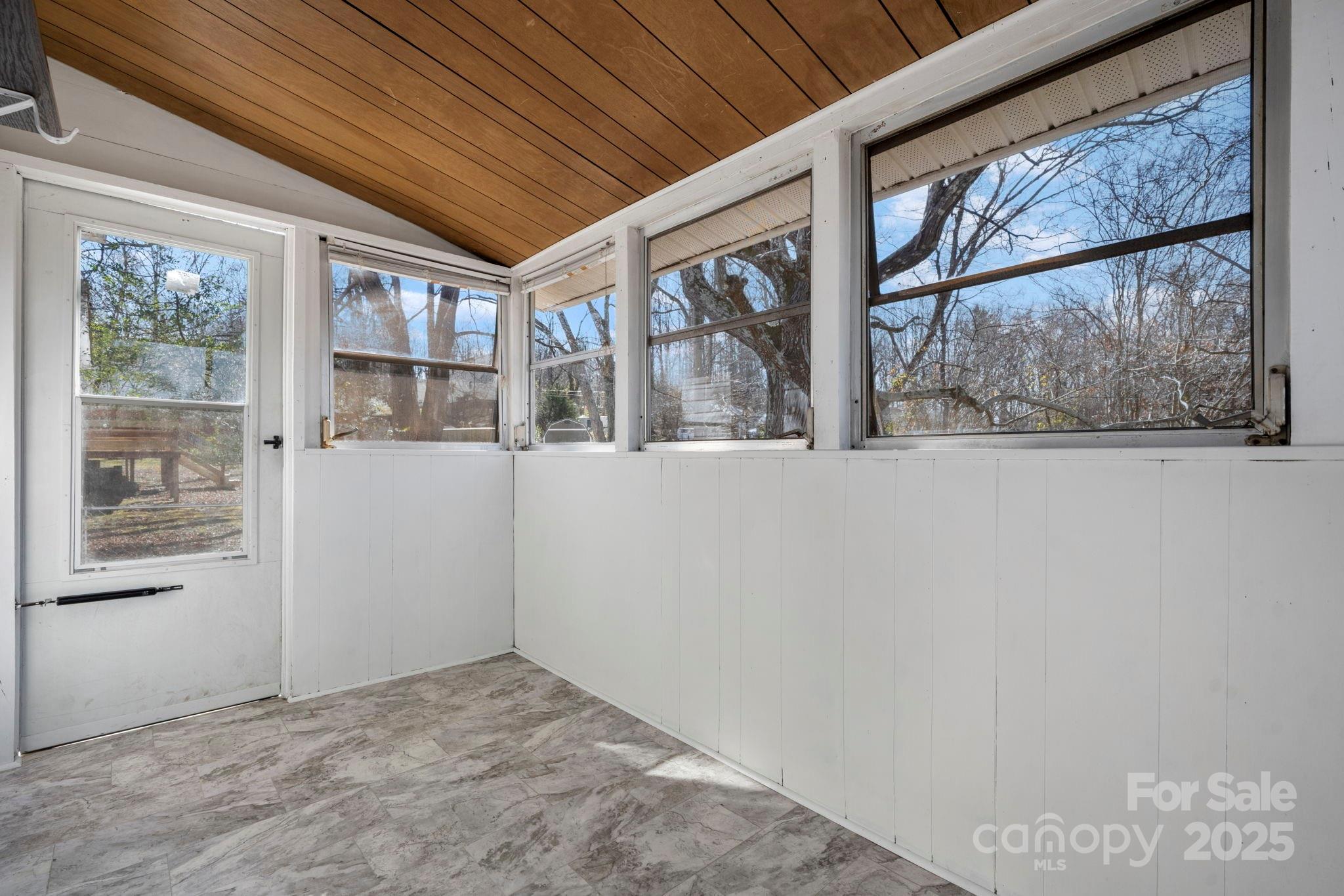 926 Fairview Drive SW