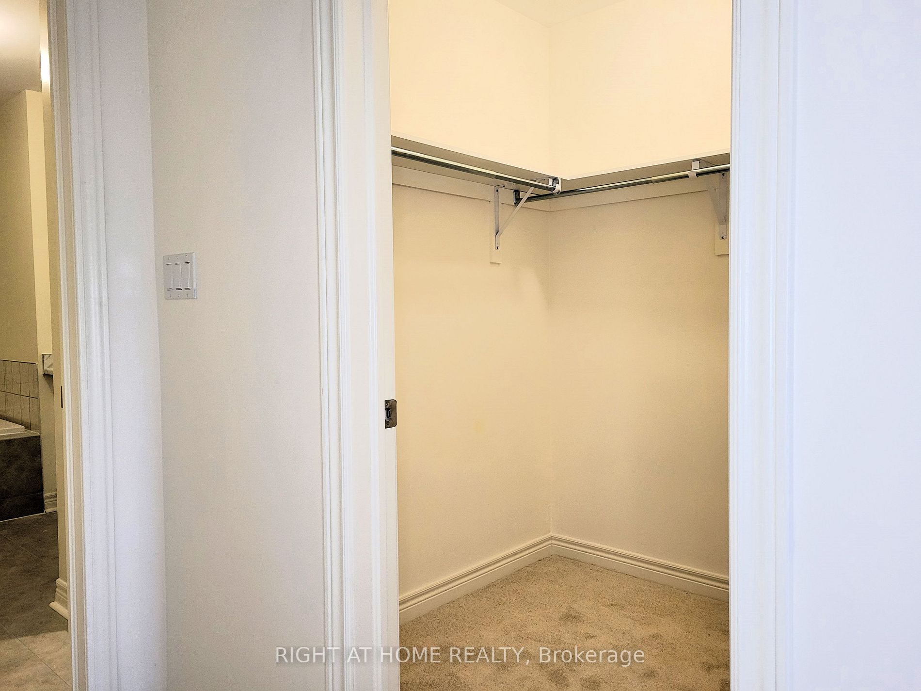 1265 Jim Brewster Circ