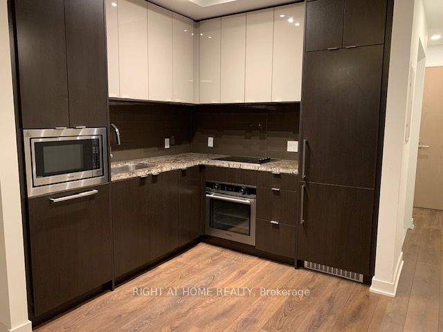 125 Blue Jays Way 2210