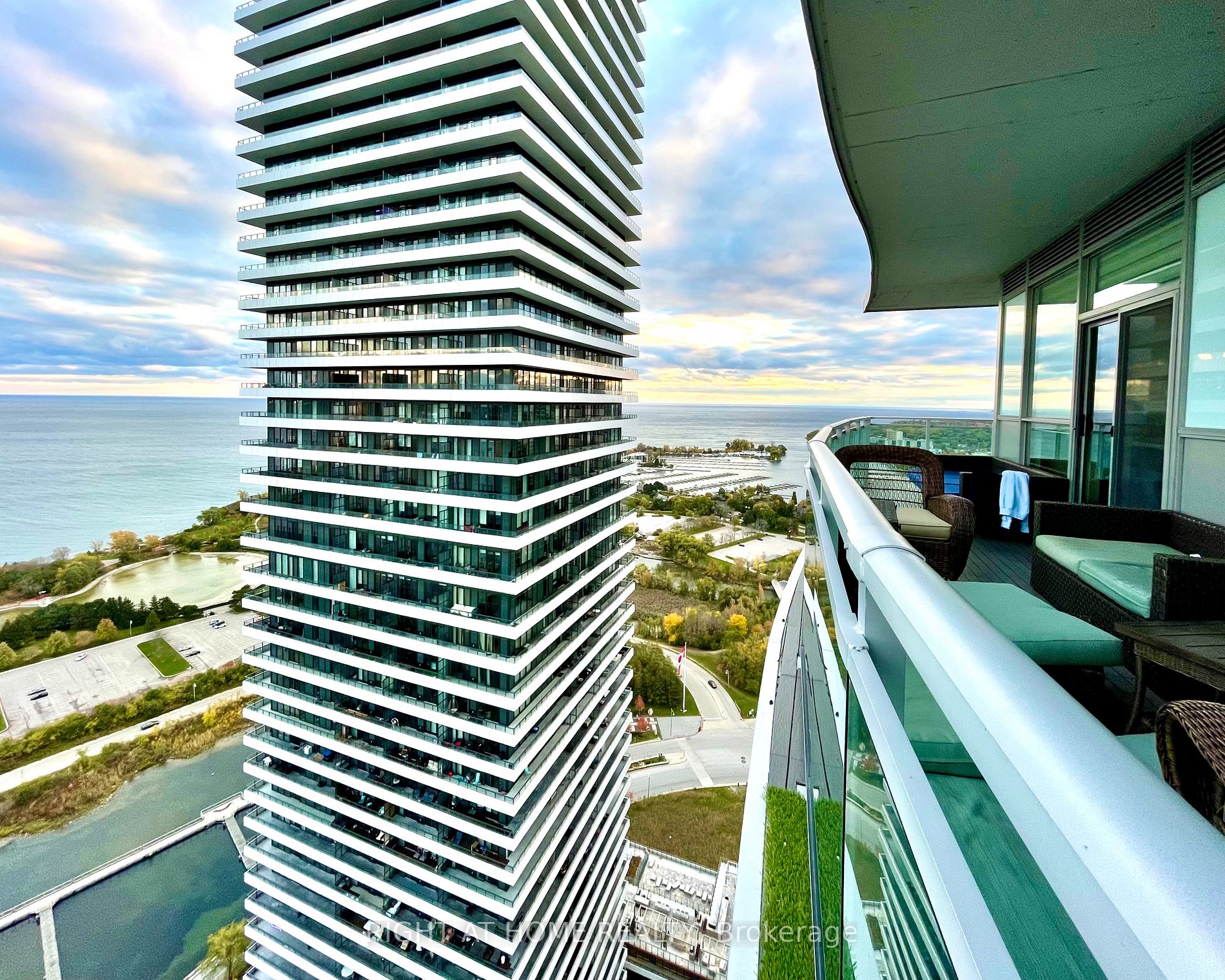 33 Shore Breeze Dr 3409