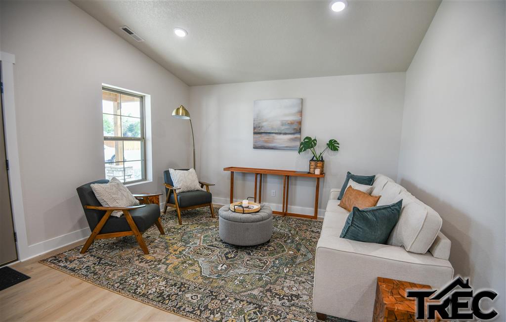 293 Cypress Dr