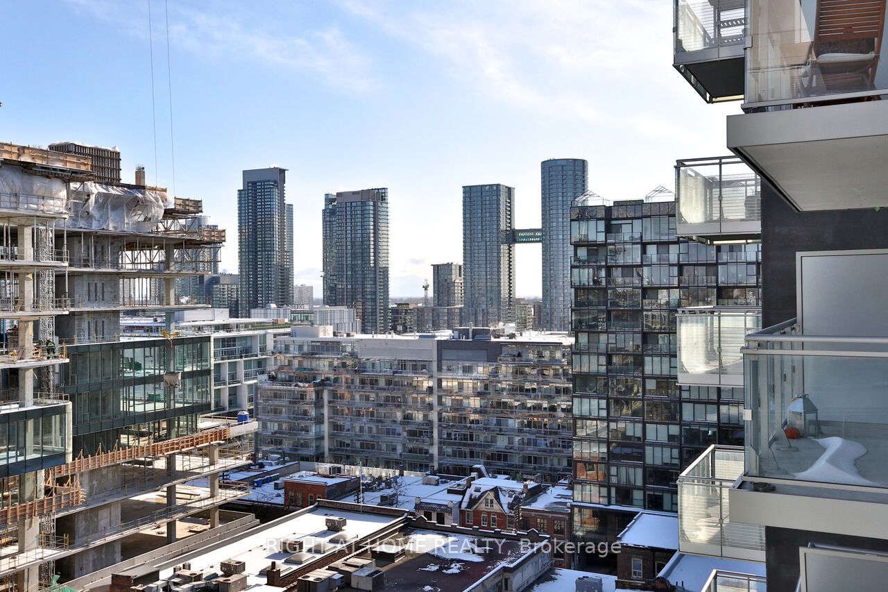 525 W Adelaide St 1622