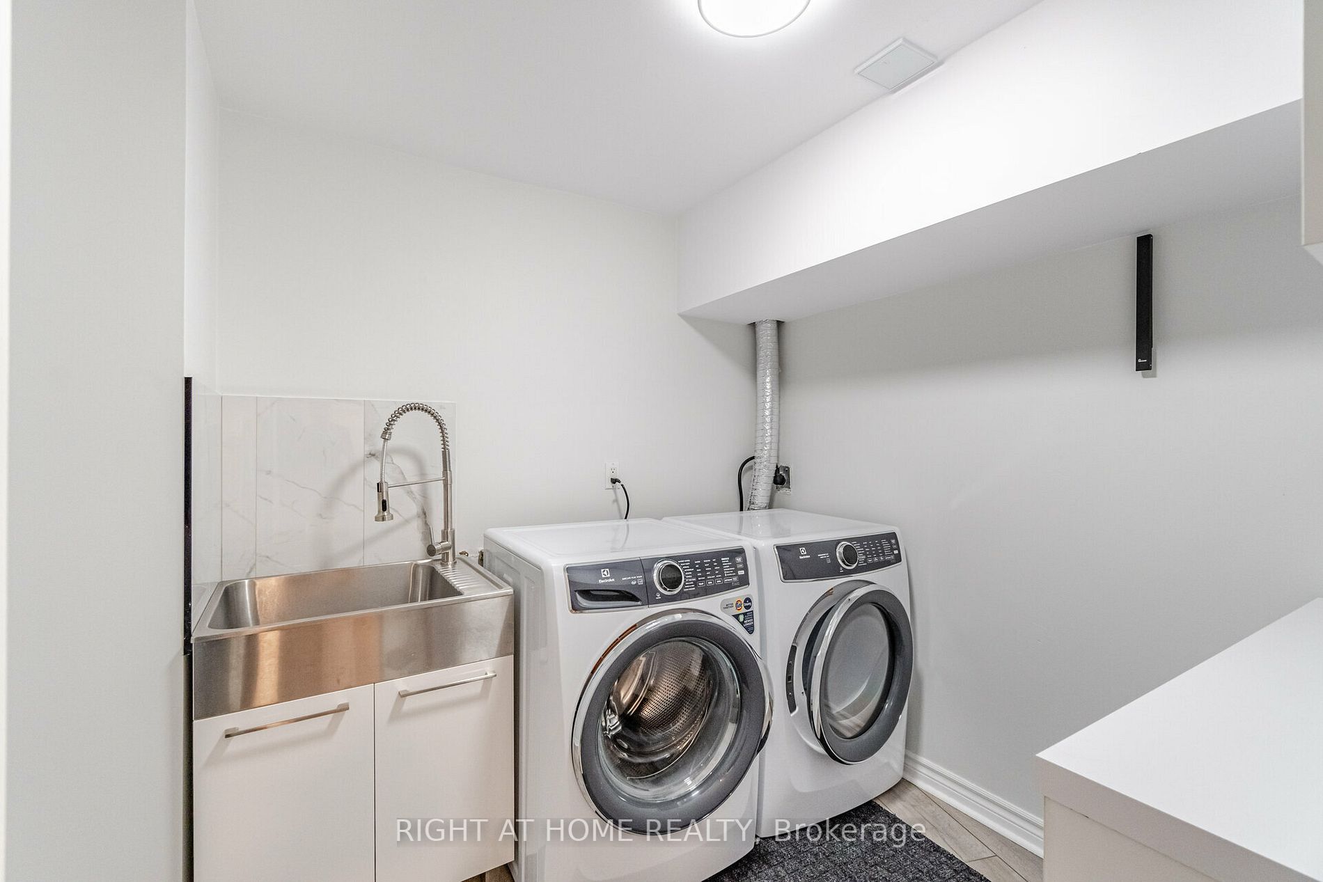 2120 E Rathburn Rd 72