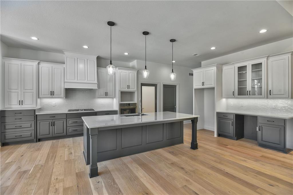 2814 W 175th Terrace