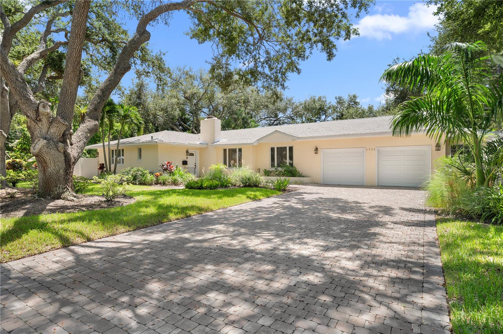 1722 North Drive, Sarasota, FL
