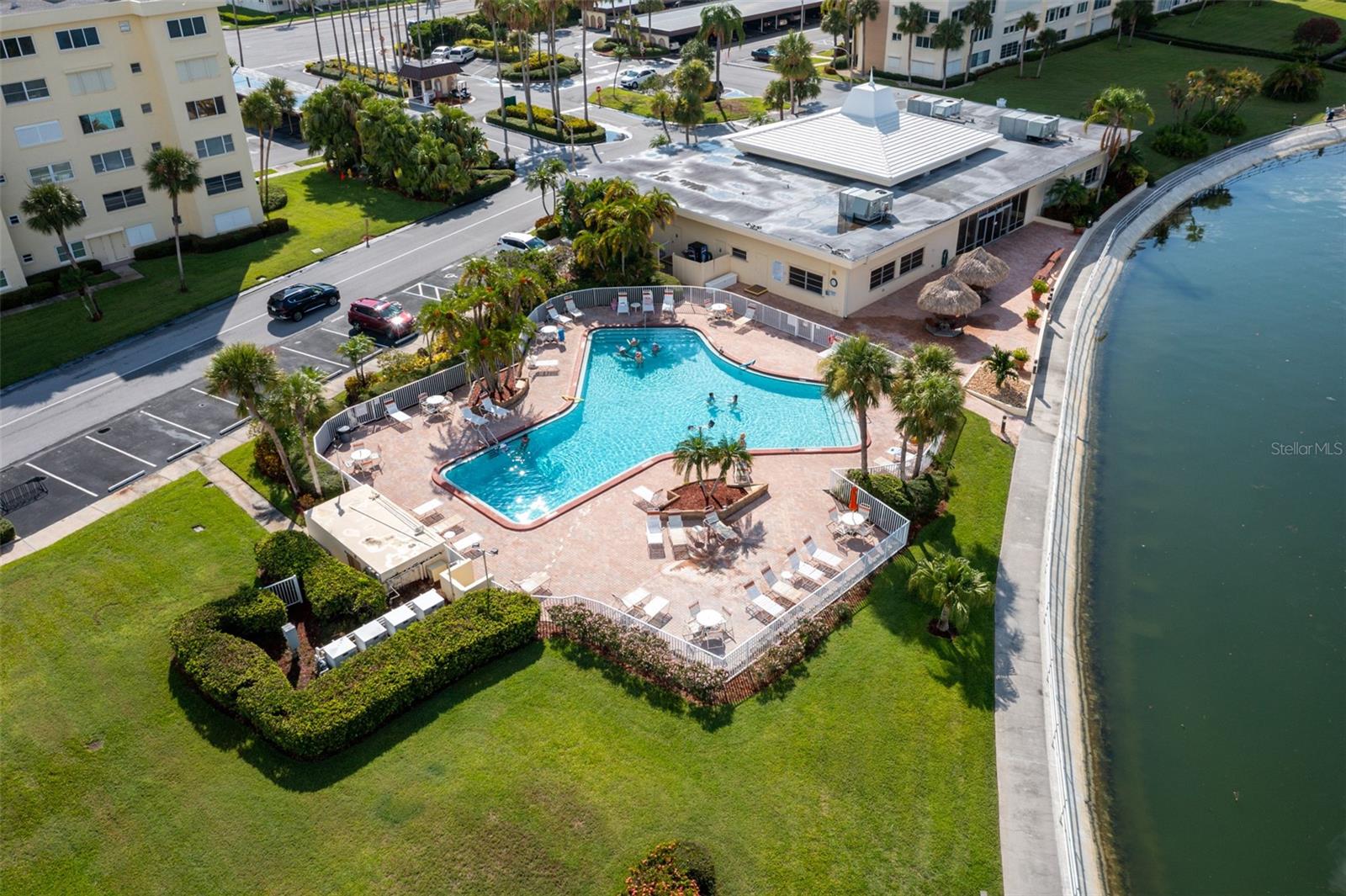 4575 Cove Circle 102