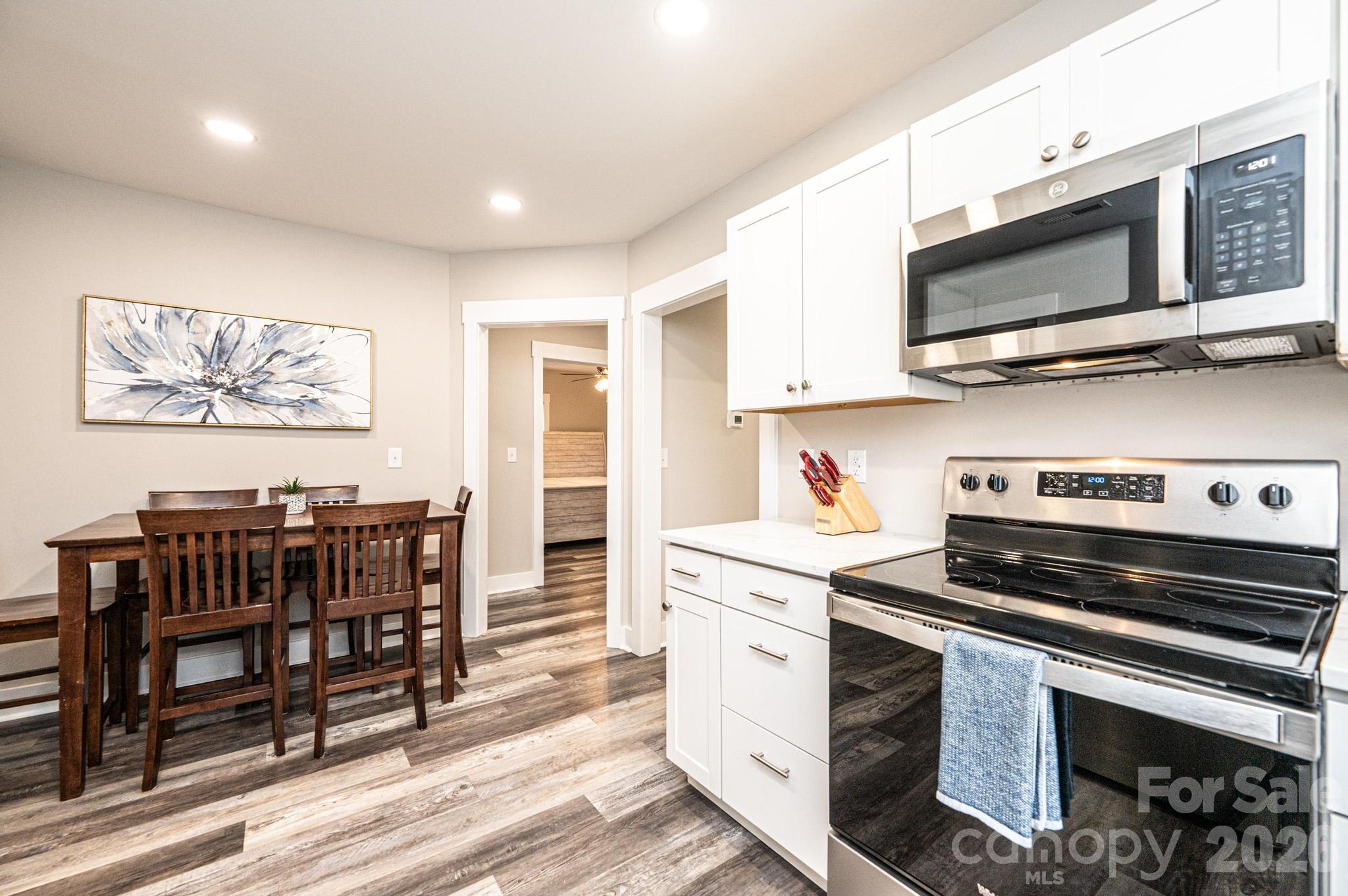 308 W Sycamore Street