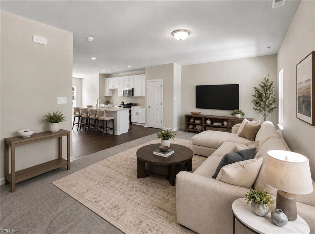 621 Commonwealth Drive
