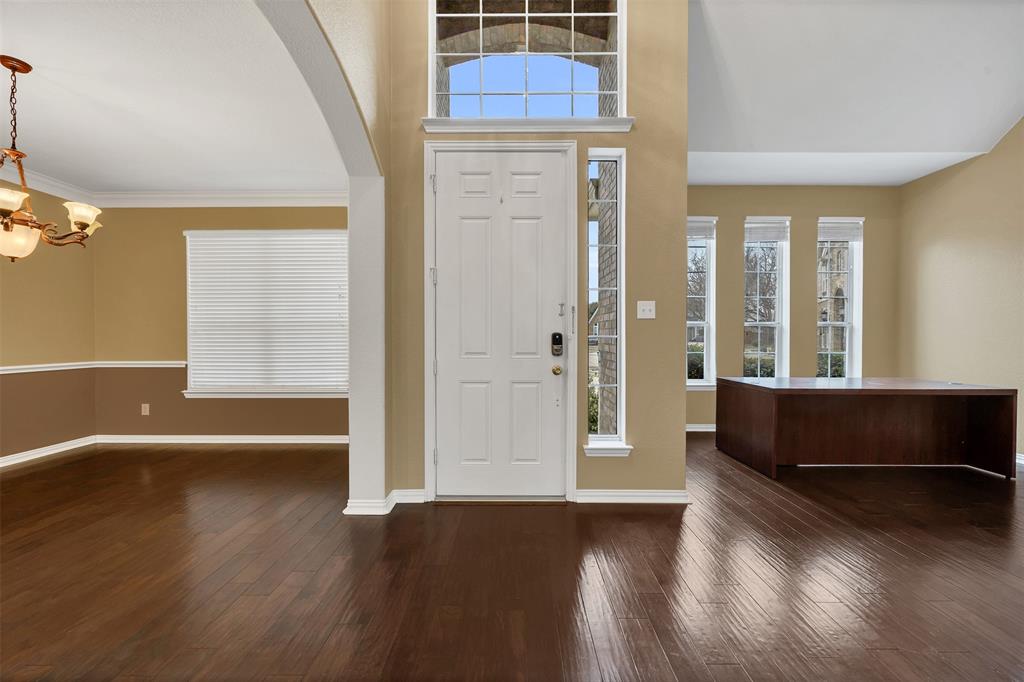 9909 Oakmont Court