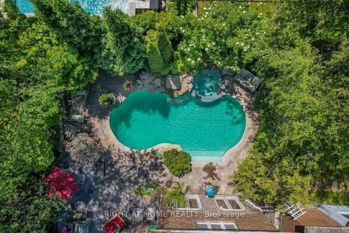 17 Silverwood Ave
