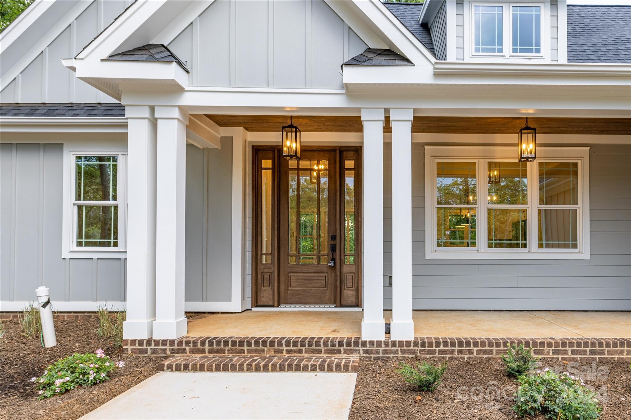143 Eagle Point