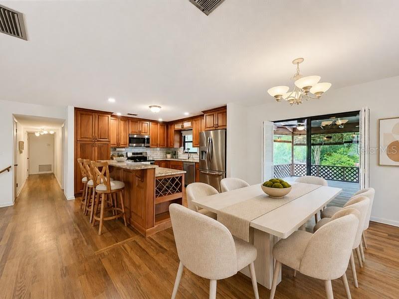 1511 Glastonberry Road