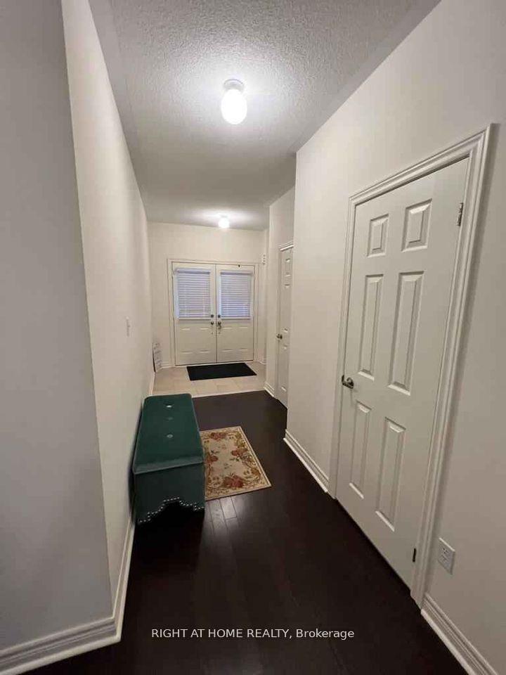 467 N Downes Jackson Hts