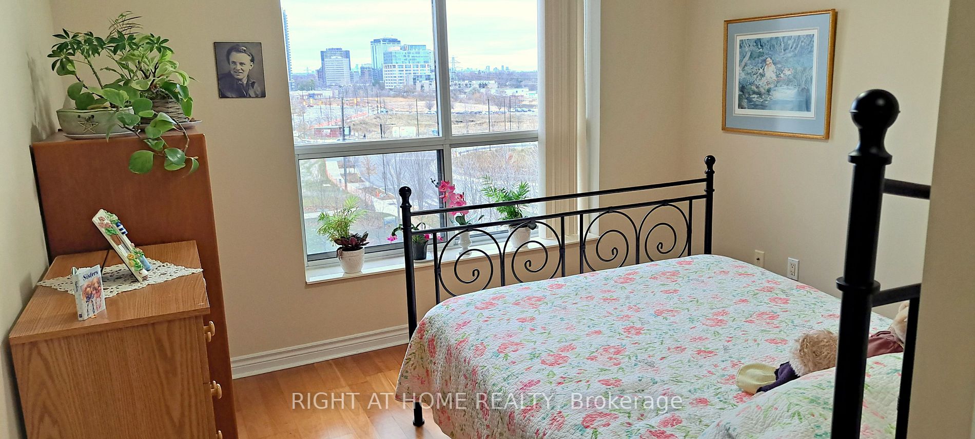 5229 W Dundas St 408