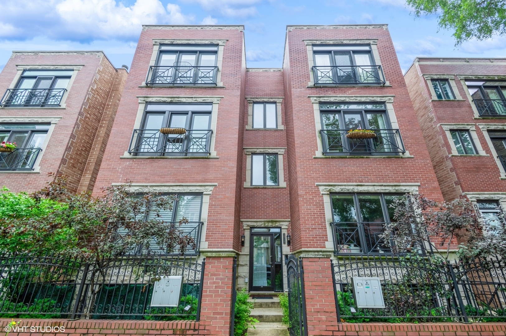 Prime Lincoln Park Penthouse - 2 Bed / 2 Bath with 1 garage parking space included.  Rarely available top-floor unit flooded with natural light and sunny treetop views. Spacious and open layout with dining area,  updated kitchen with stainless steel appliances, 42" maple cabinets, and granite countertops. Impressive crown molding, gas fireplace, and hardwood floors throughout. Primary suite includes marble bath with steam shower, double vanity, and separate soaking tub. Additional features: In-unit washer/dryer and ALL organized closets  Easy access to Brown Line and buses. Steps to restaurants, shopping, nightlife, and all that Lincoln Park and Lakeview has to offer.