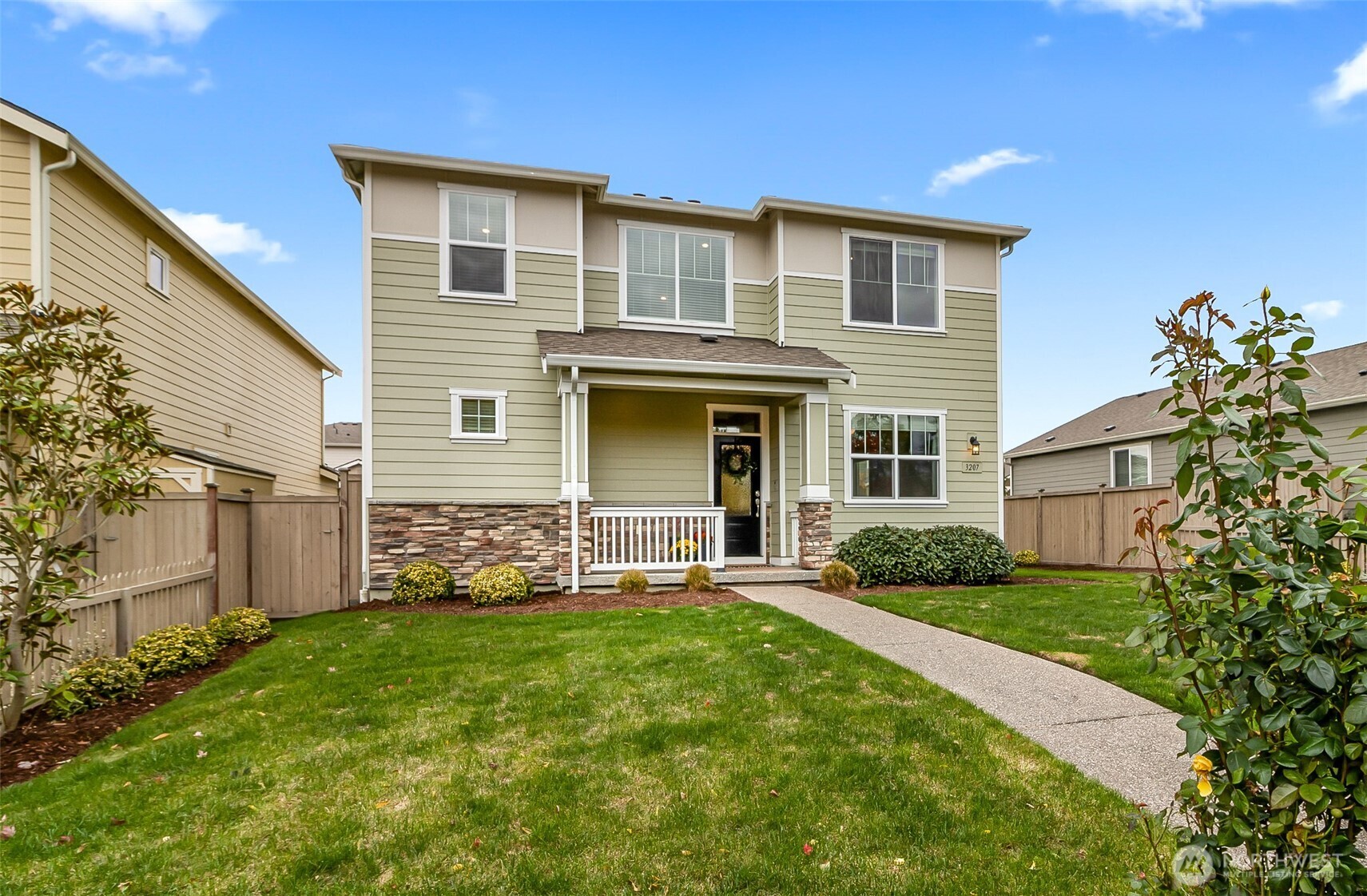 Immaculate 4 bedroom 2.5-bath home in the stunning Highland Greens neighborhood.This home opens to a large spacious great room w/gas. fireplace,large gourmet chef's kitchen w/stainless appliances,hardwood floors, quartz countertops & kitchen w/eating space make this a perfect spot for entertaining.The main floor primary bedroom includes a gorgeous bathroom w/a double-sink vanity,soaking tub & separate step-in shower w/ a large wqalk -in closet.Upstairs features 3 large bedrooms w/spacious closets & A loft for additional living area for office or family room. Gorgeous landscaping front and back with sitting area/small patio & playset.This popular neighborhood offers a central courtyard w/paths & a gazebo providing space to relax & play.