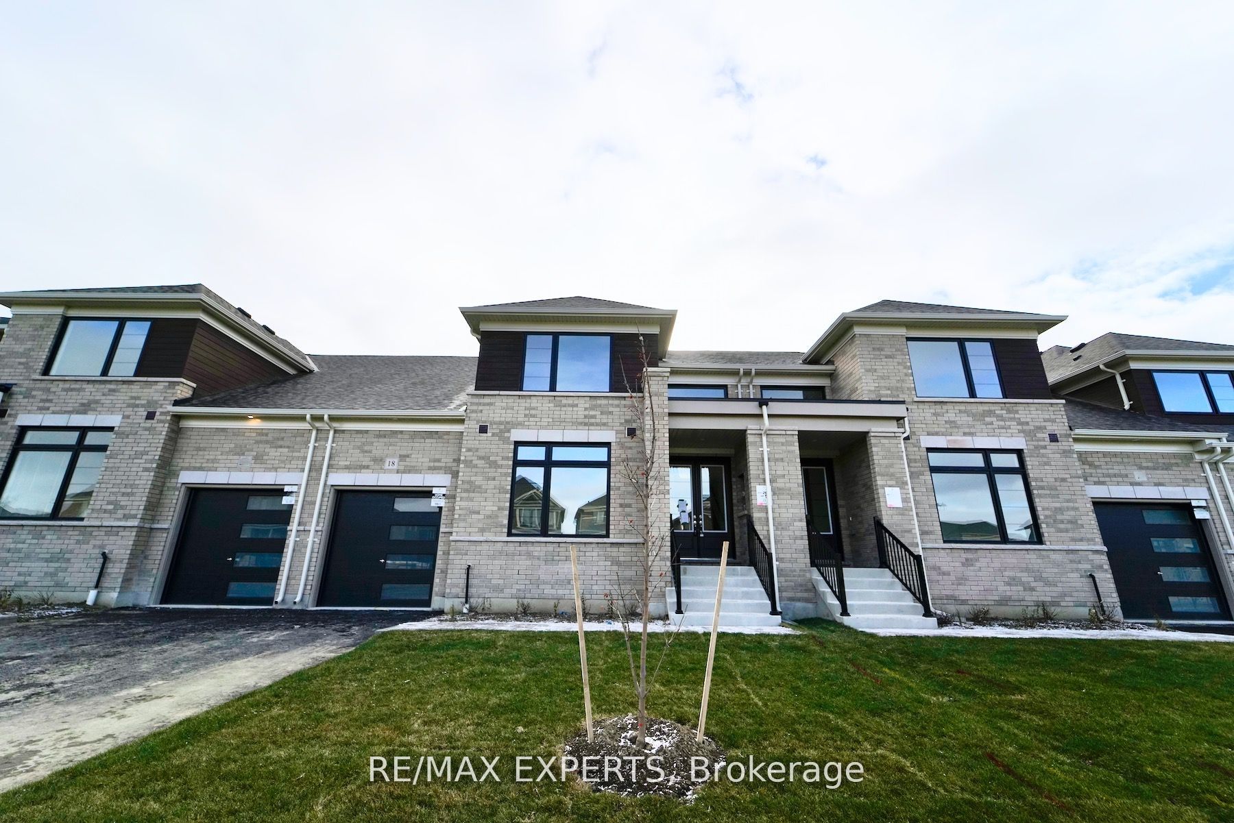 18 Mayapple St