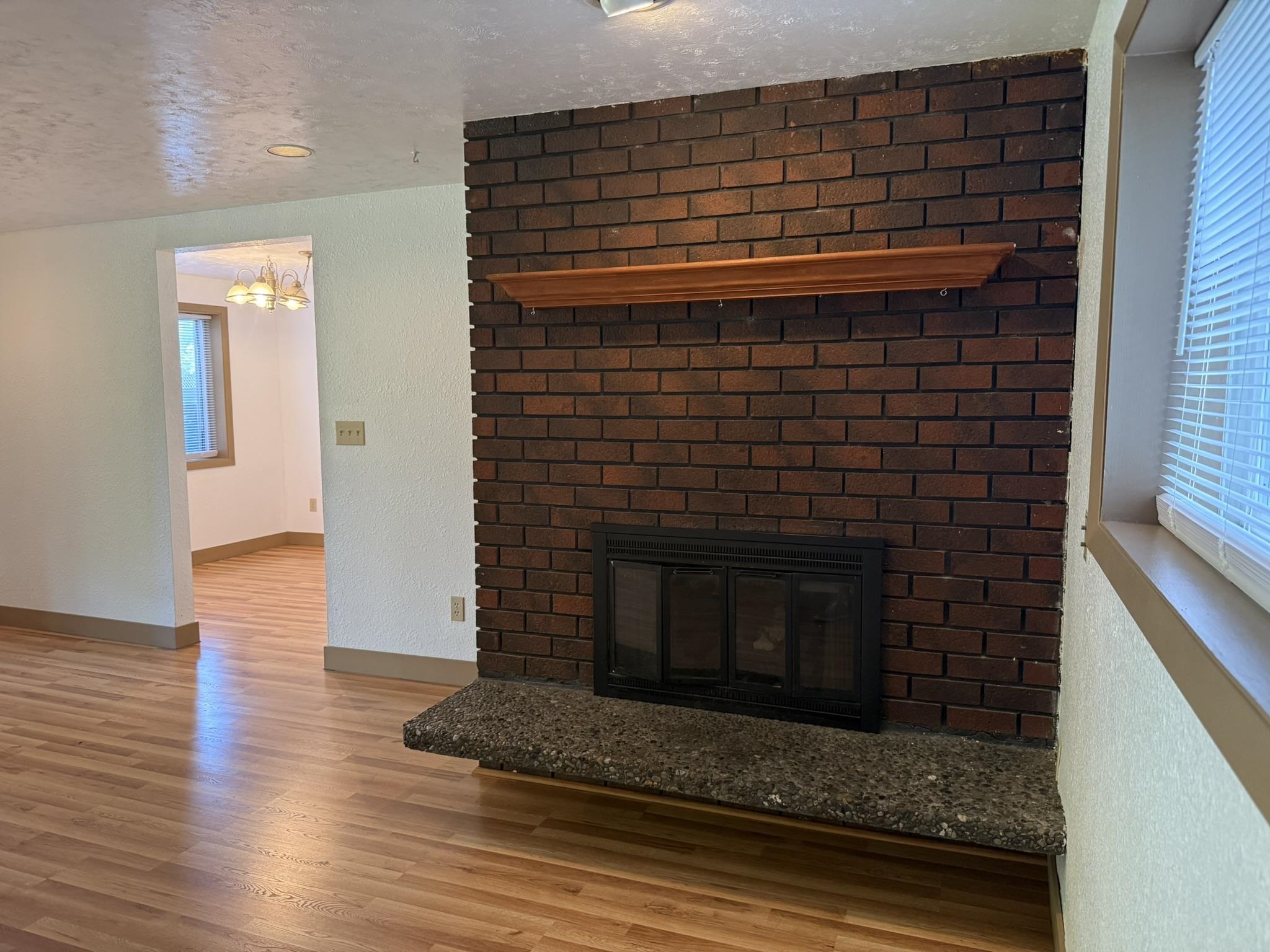 920-922 N Locust Rd