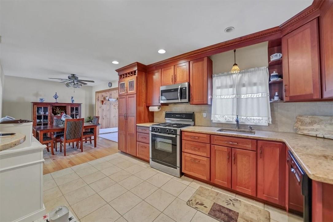 2937 Albany Post Road