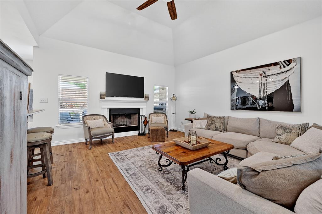 38 Lone Oak Boulevard